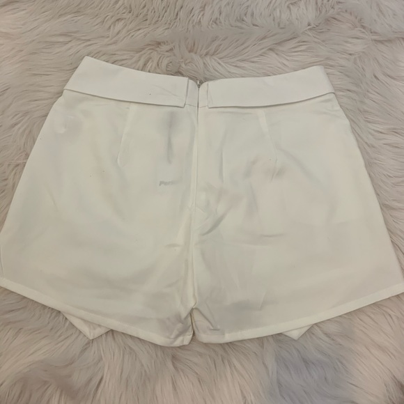 skort - Picture 2 of 2